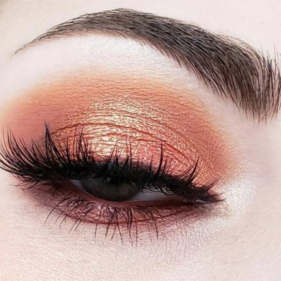 3/$18🎀Crown Eyeshadow Palette - Picture 6 of 6